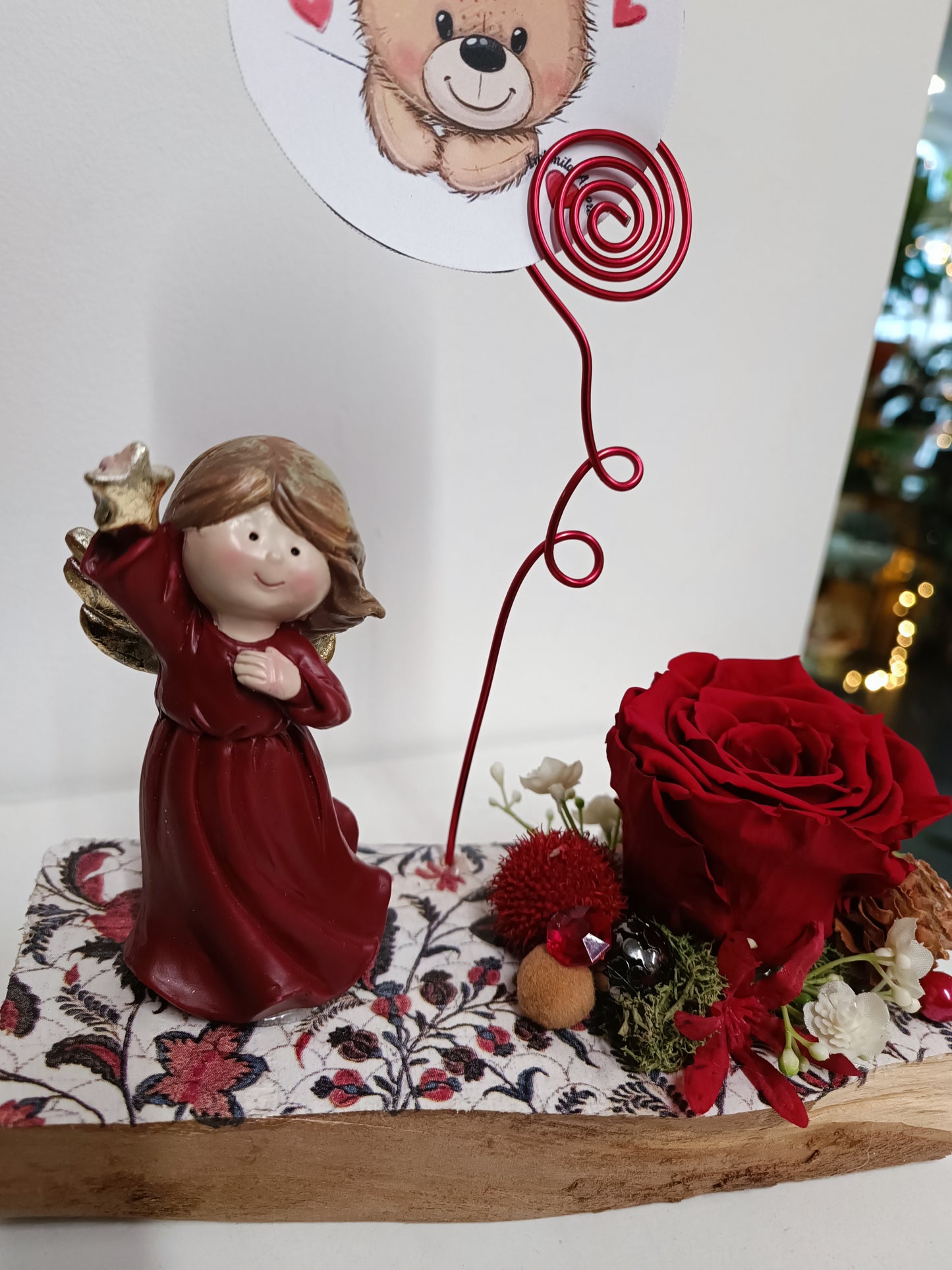 Composizione con rosa stabilizzata