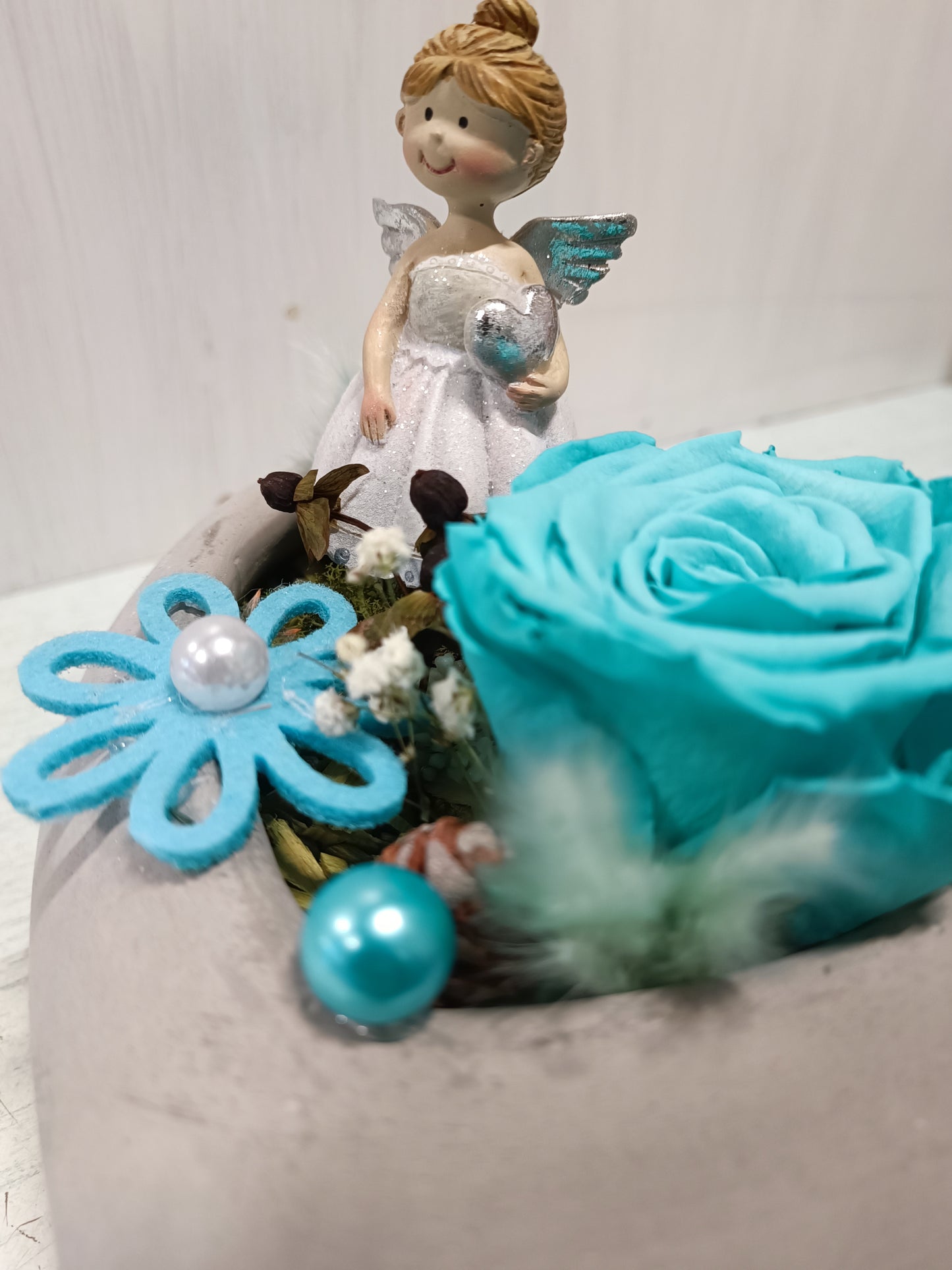 Composizione con rosa stabilizzata