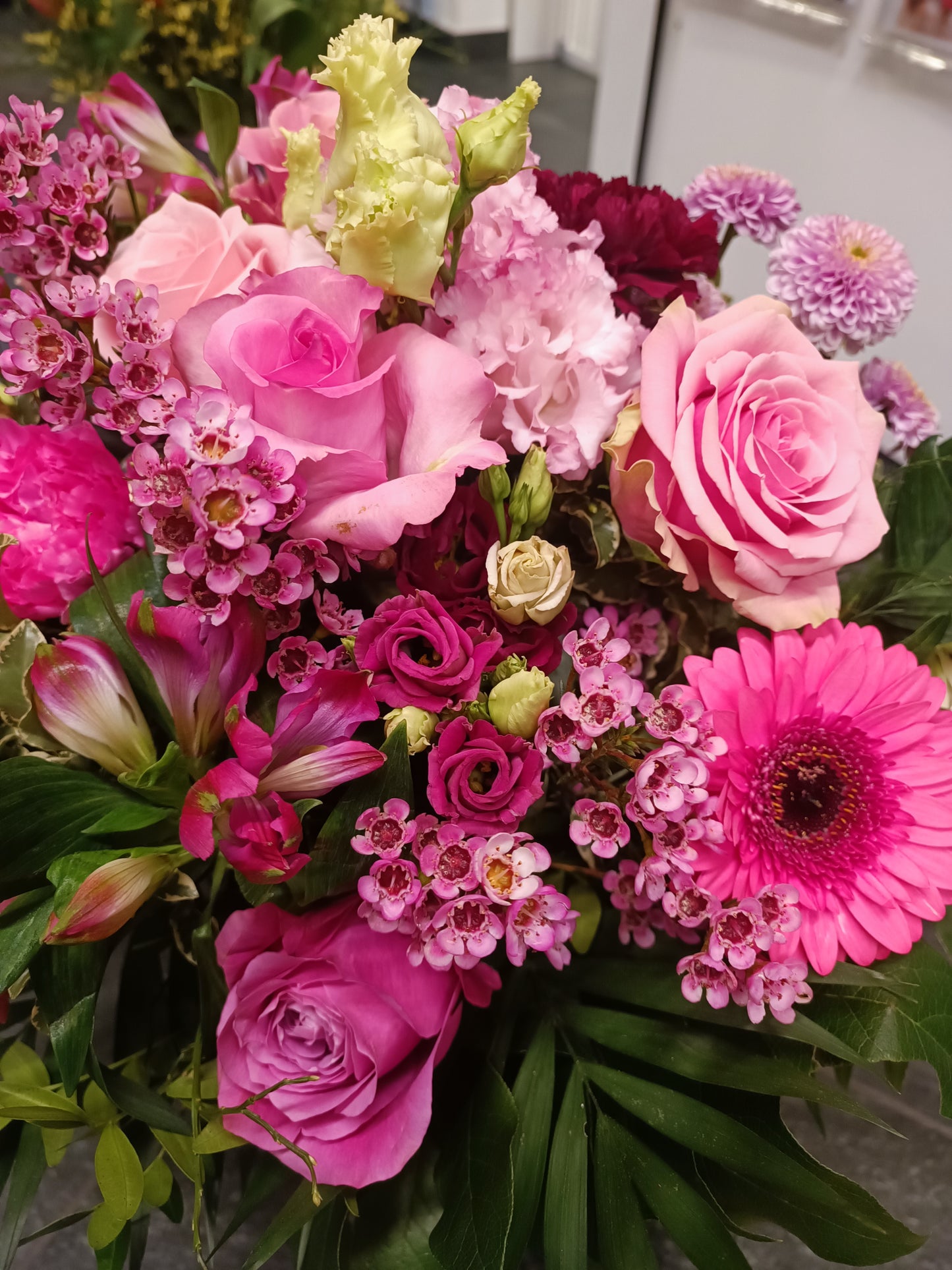 Mazzo fiorito in diverse tonalità di rosa