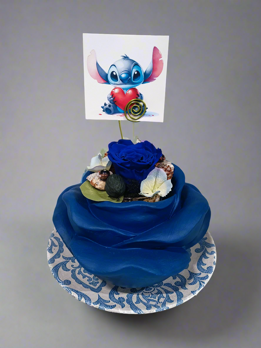 Composizione con rosa stabilizzata