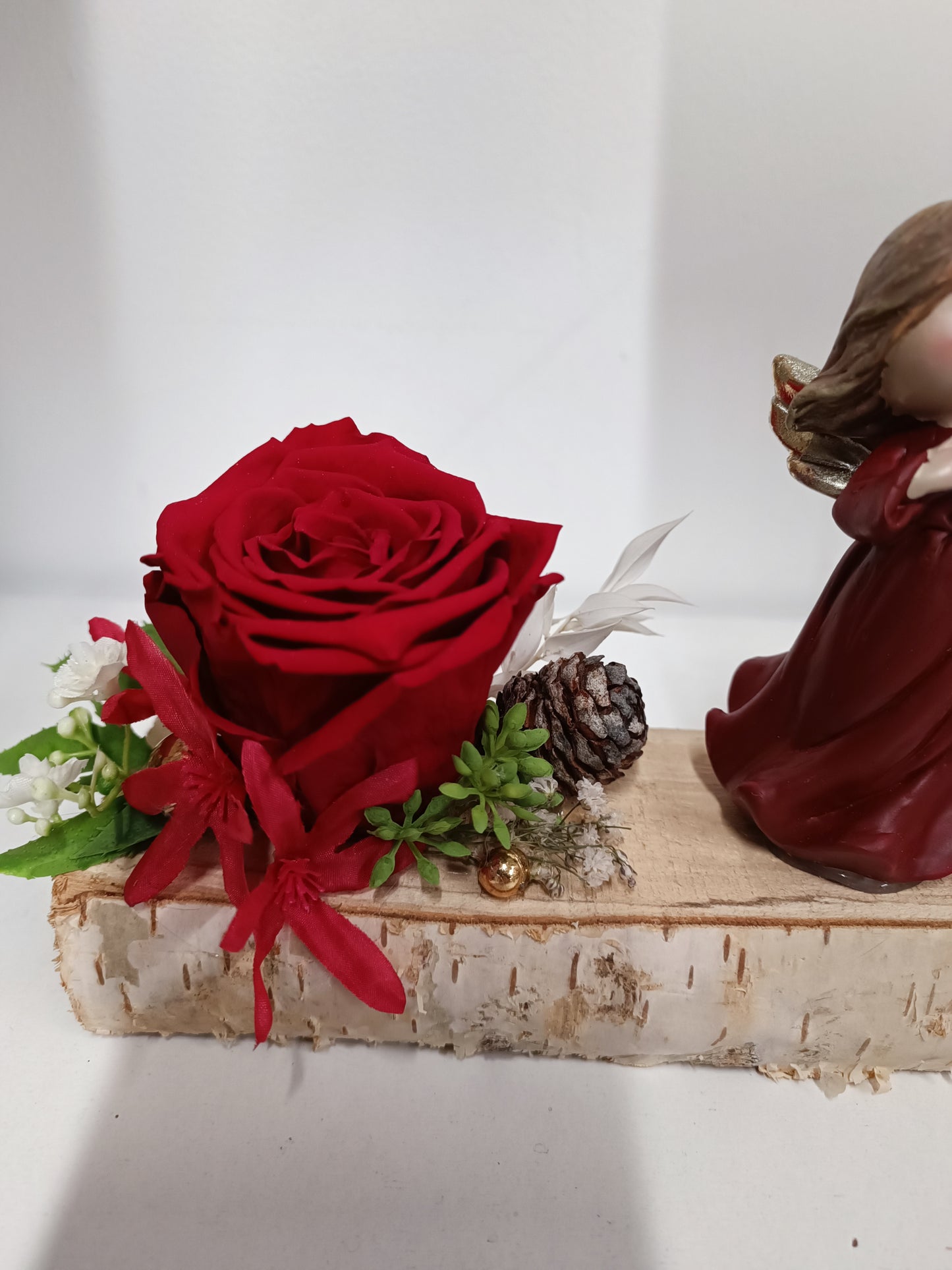 Composizione con rosa stabilizzata