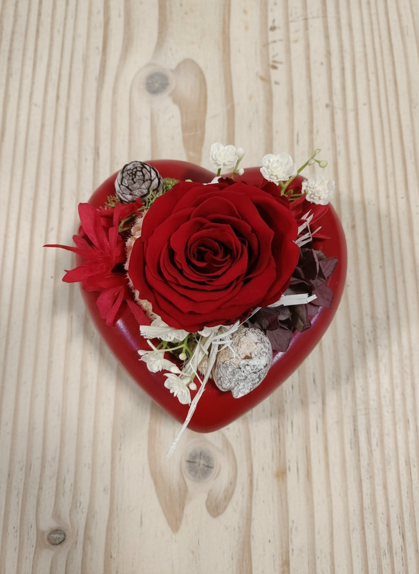 Composizione con rosa stabilizzata