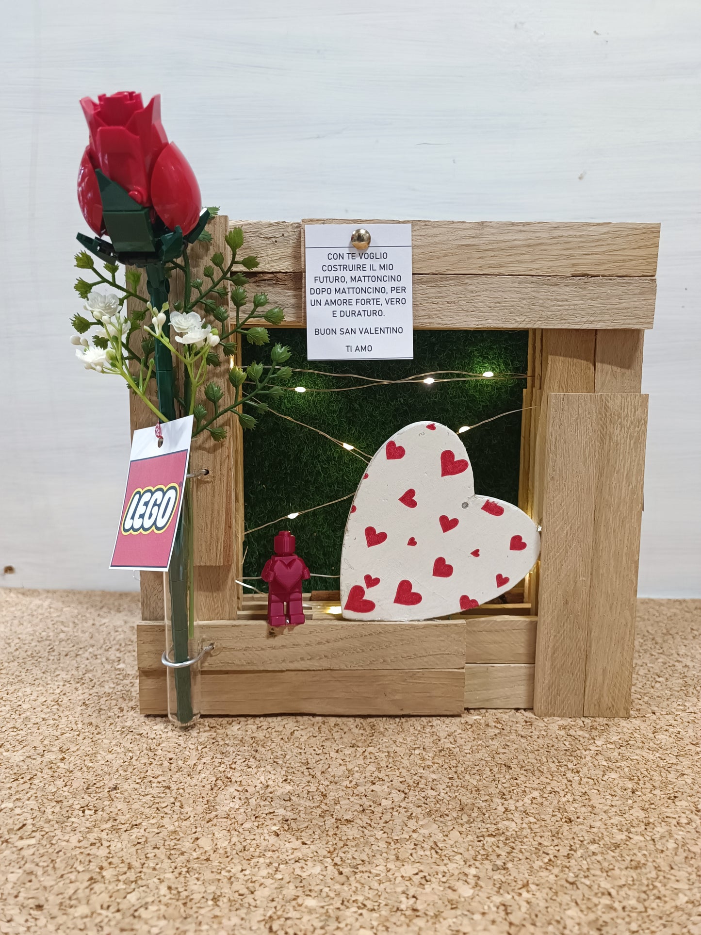 Quadretto in legno con rosa di LEGO COD: 012