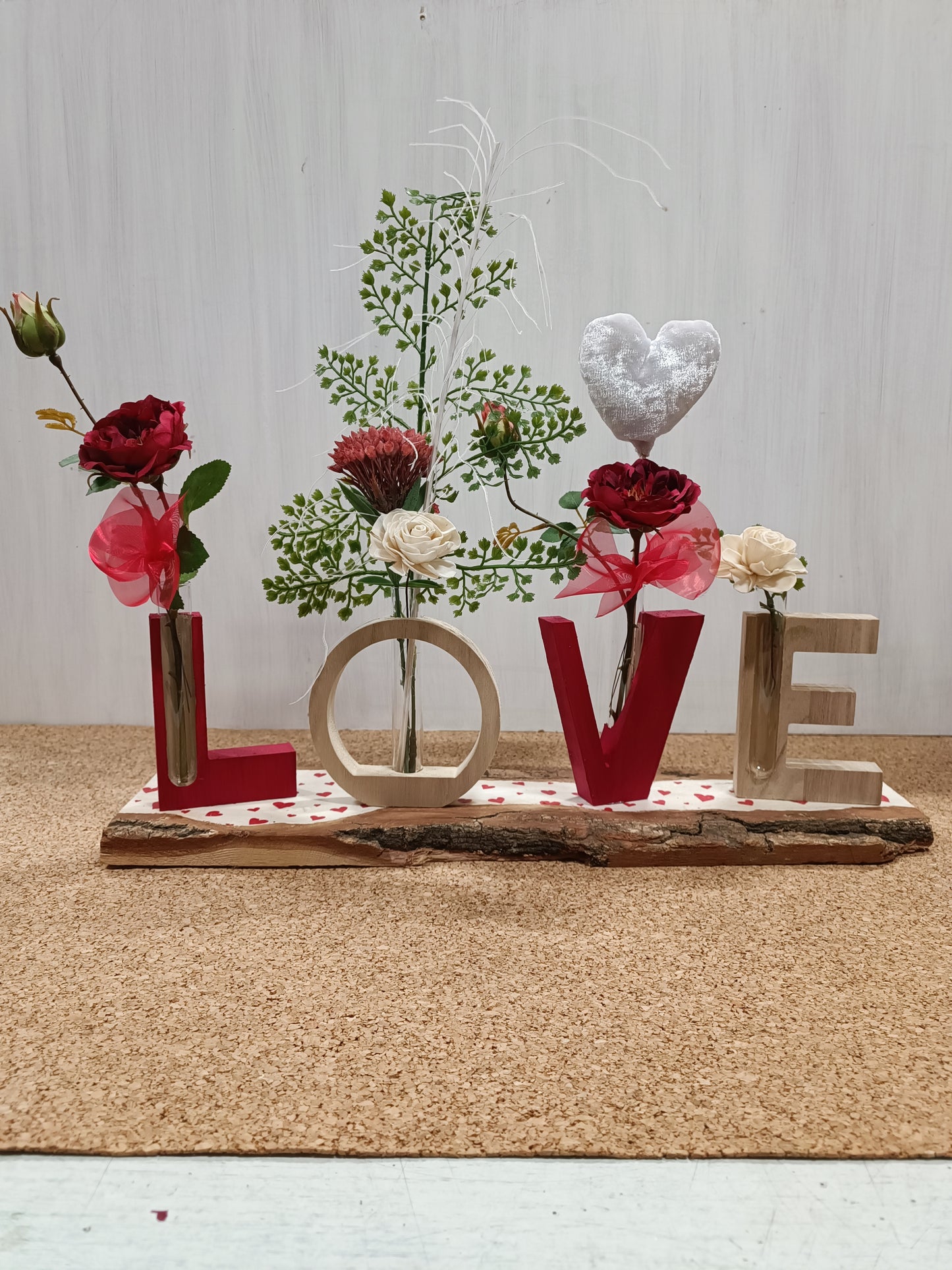 Scritta Love con provette  COD: 037