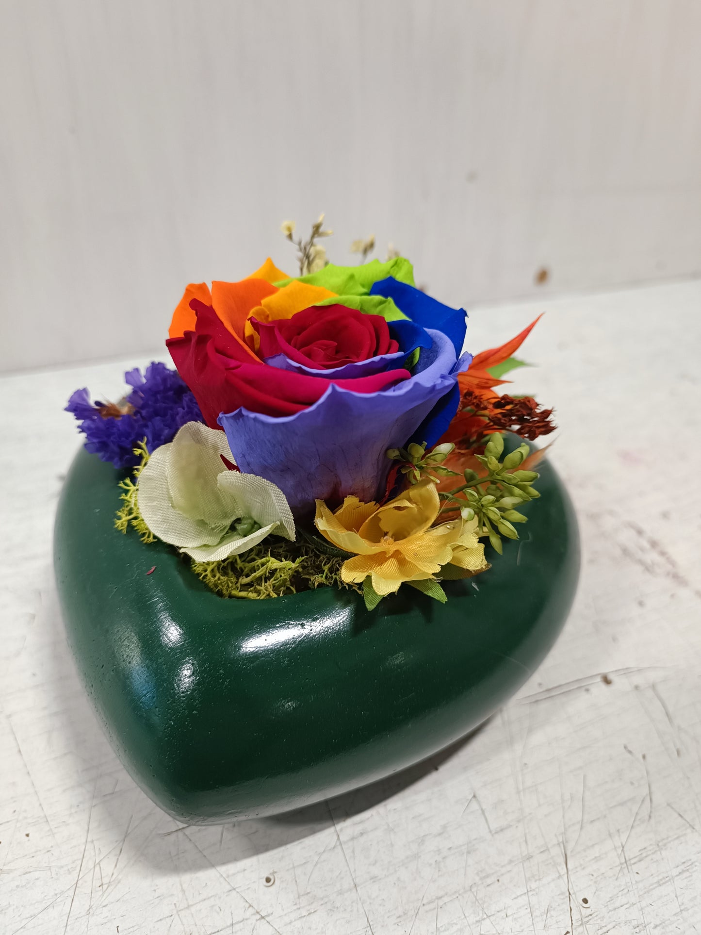 Composizione con rosa stabilizzata