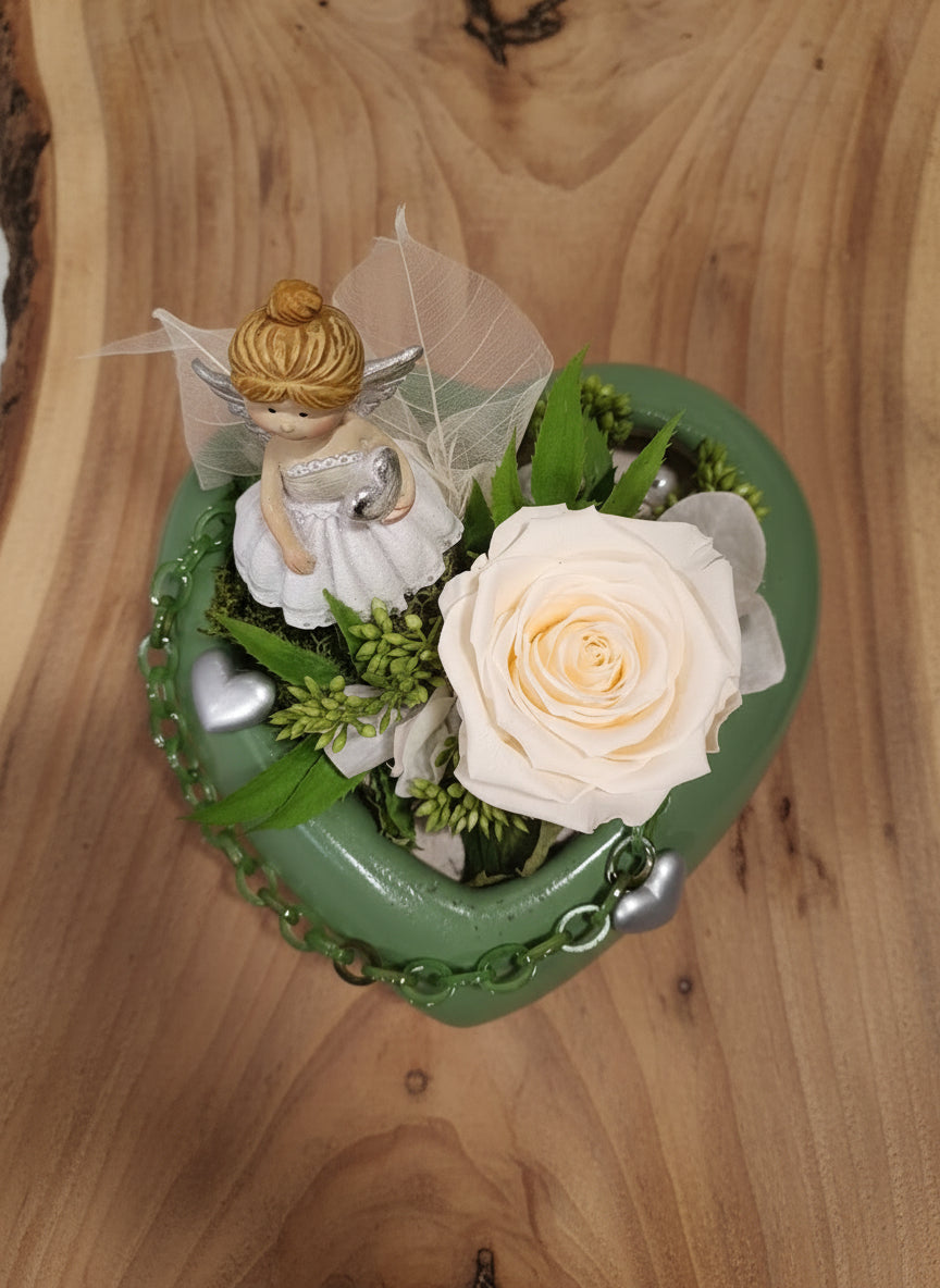 Composizione con rosa stabilizzata