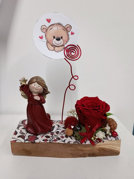 Composizione con rosa stabilizzata