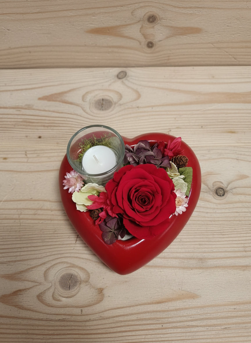 Composizione con rosa stabilizzata